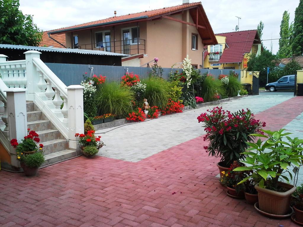 Studio Florida Štúrovo Dış mekan fotoğraf
