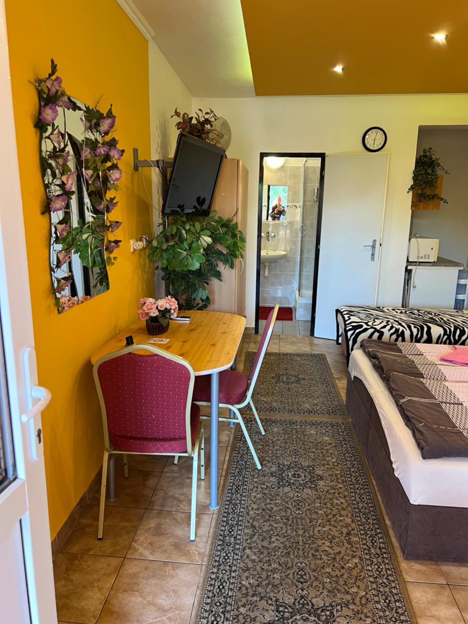 Studio Florida Štúrovo Dış mekan fotoğraf