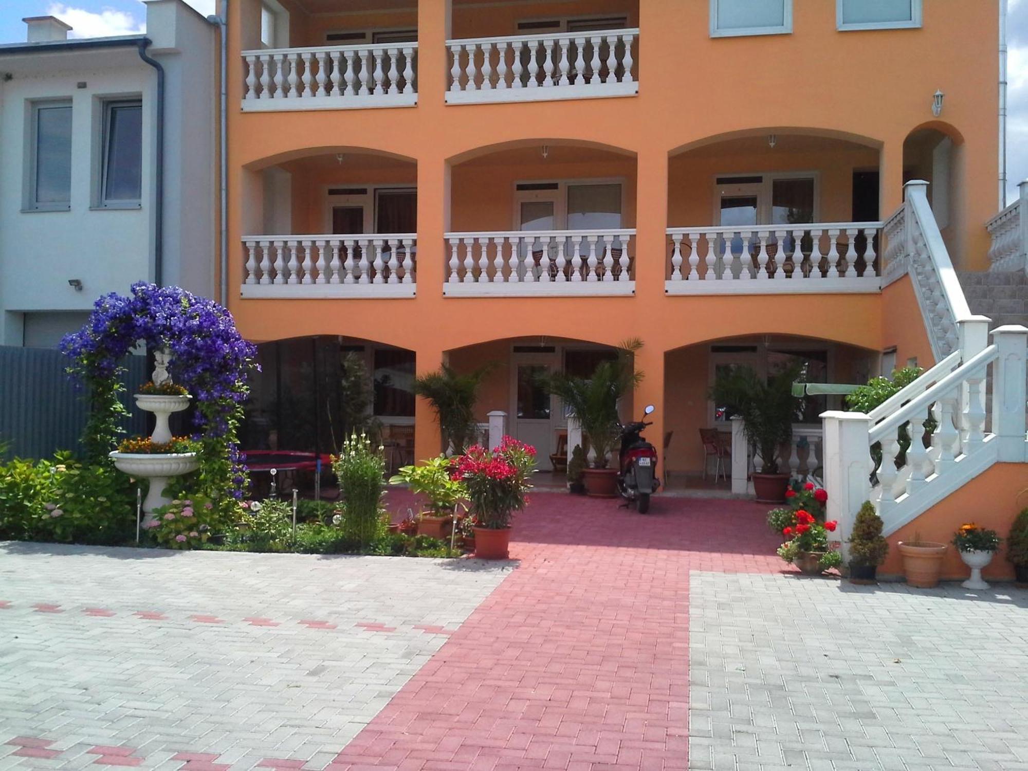 Studio Florida Štúrovo Dış mekan fotoğraf