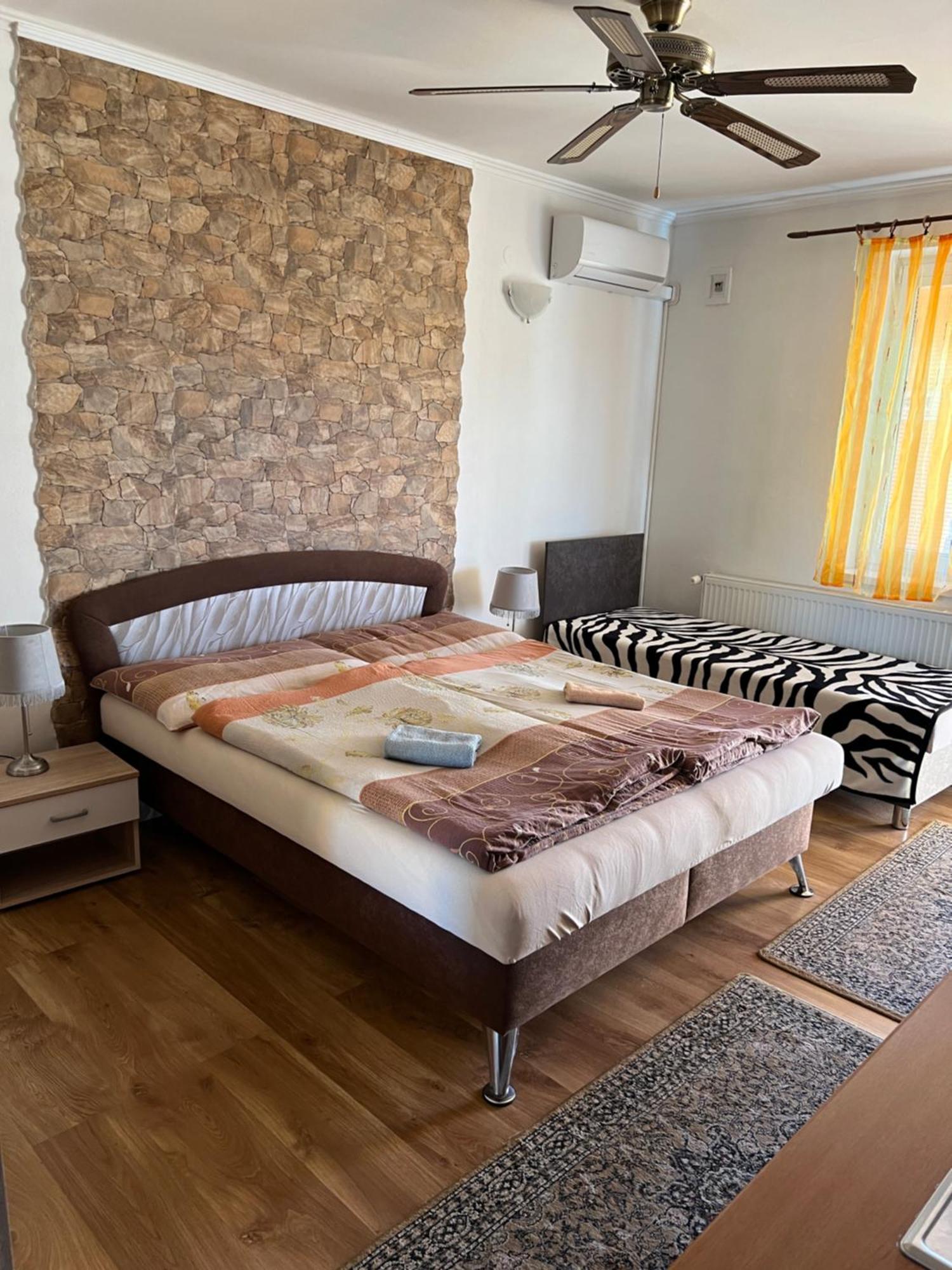 Studio Florida Štúrovo Dış mekan fotoğraf