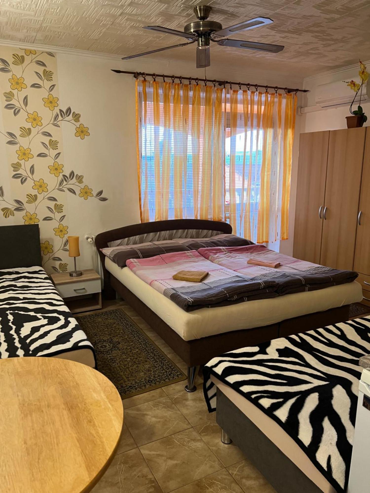 Studio Florida Štúrovo Dış mekan fotoğraf